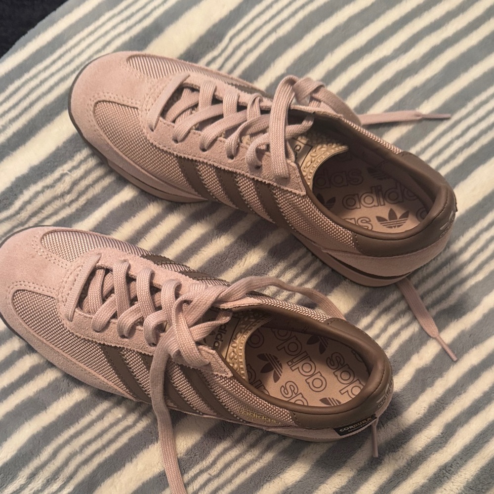 Adidas Casual Sneakers